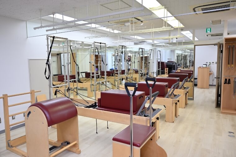 K Village Pilatesのスタジオ、マシン